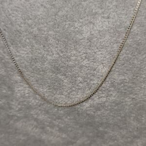 Beautiful Vintage 1990s HAN Jewelry .925 Sterling Silver 1mm 20" Box Chain